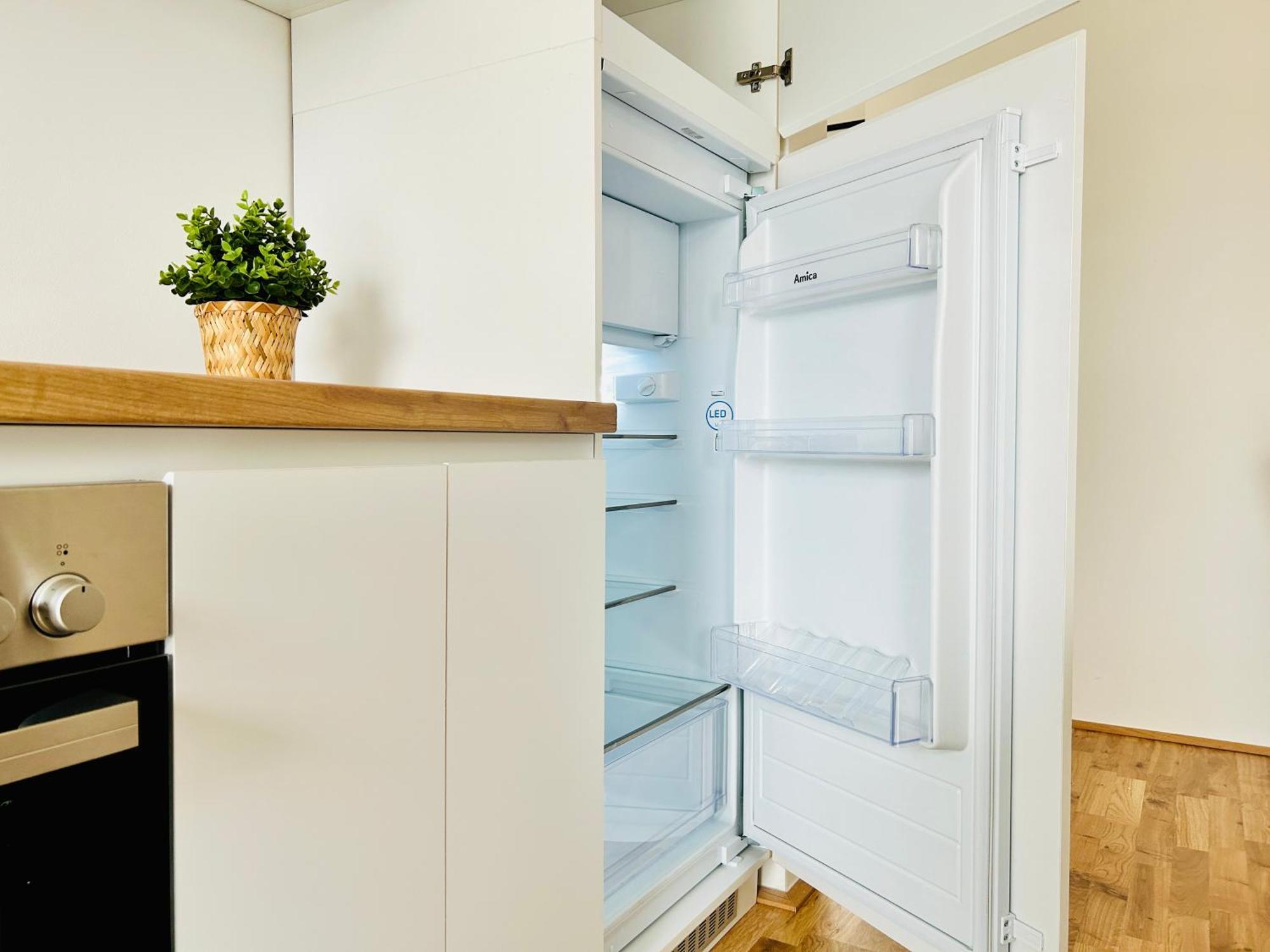 Modern Apartment With Balcony & Free Parking - Nearby Metro Вена Экстерьер фото