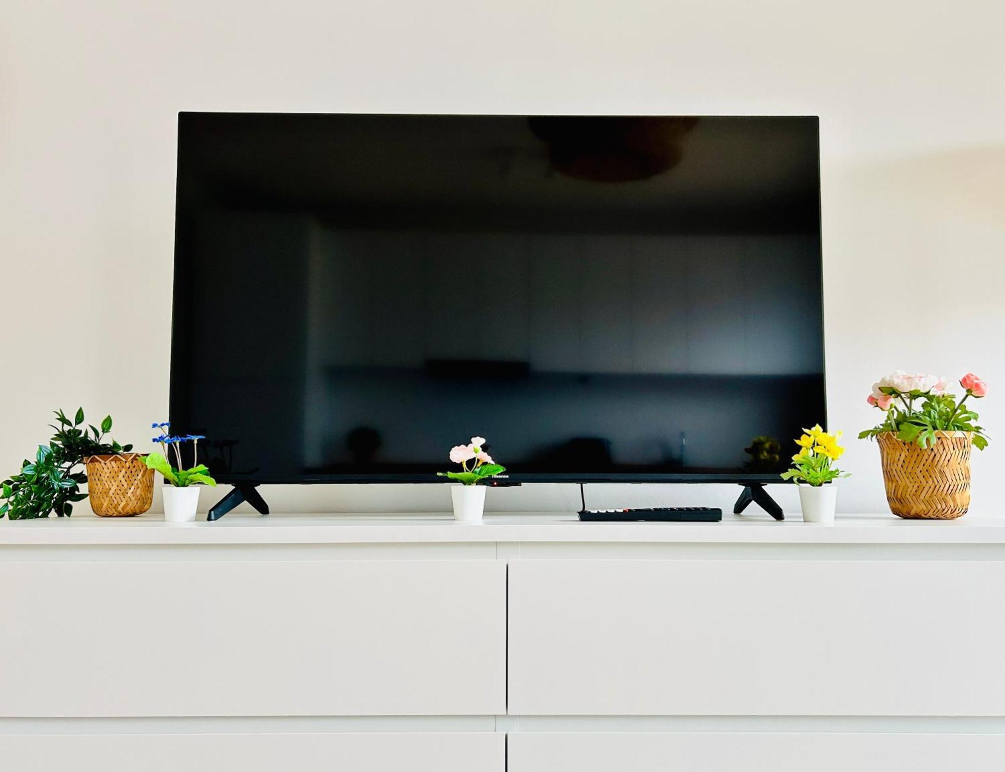 Modern Apartment With Balcony & Free Parking - Nearby Metro Вена Экстерьер фото
