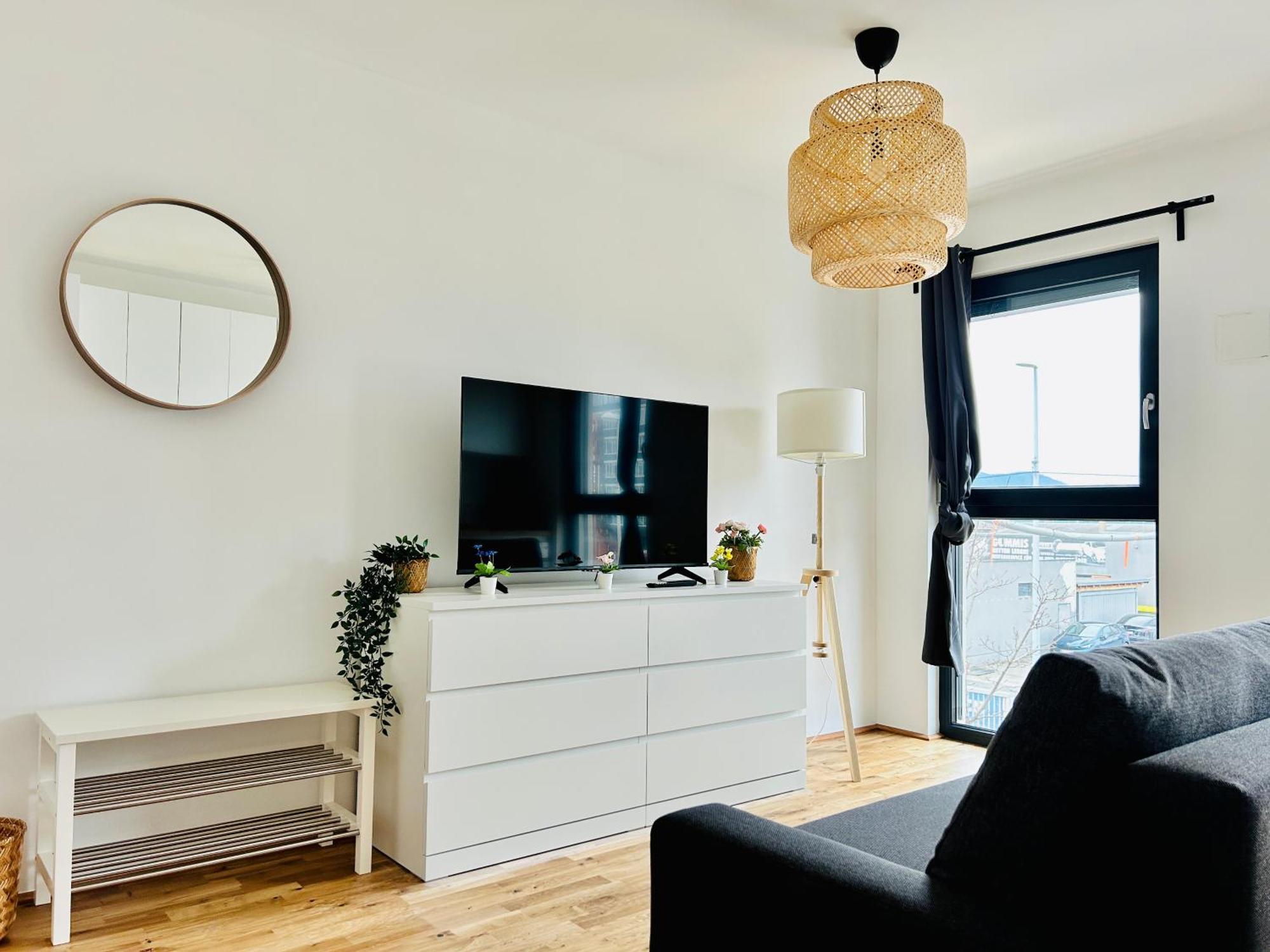 Modern Apartment With Balcony & Free Parking - Nearby Metro Вена Экстерьер фото