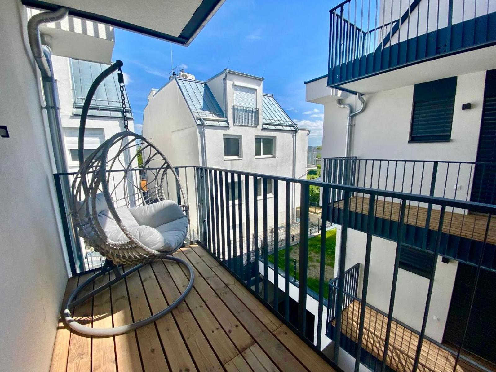 Modern Apartment With Balcony & Free Parking - Nearby Metro Вена Экстерьер фото