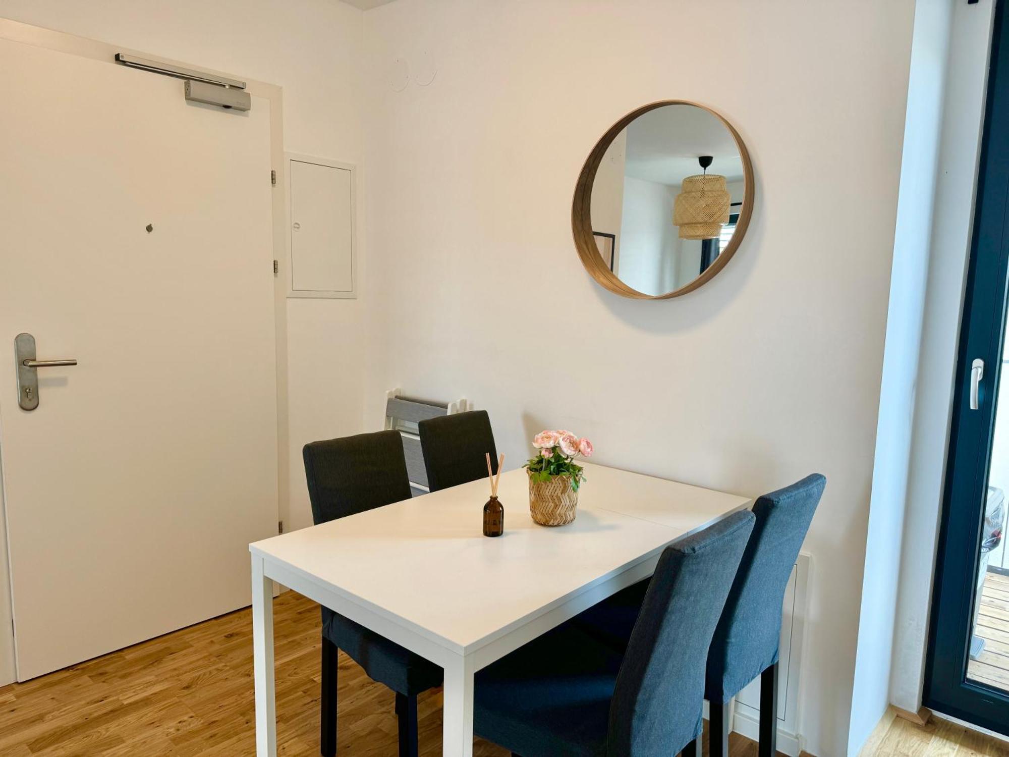 Modern Apartment With Balcony & Free Parking - Nearby Metro Вена Экстерьер фото