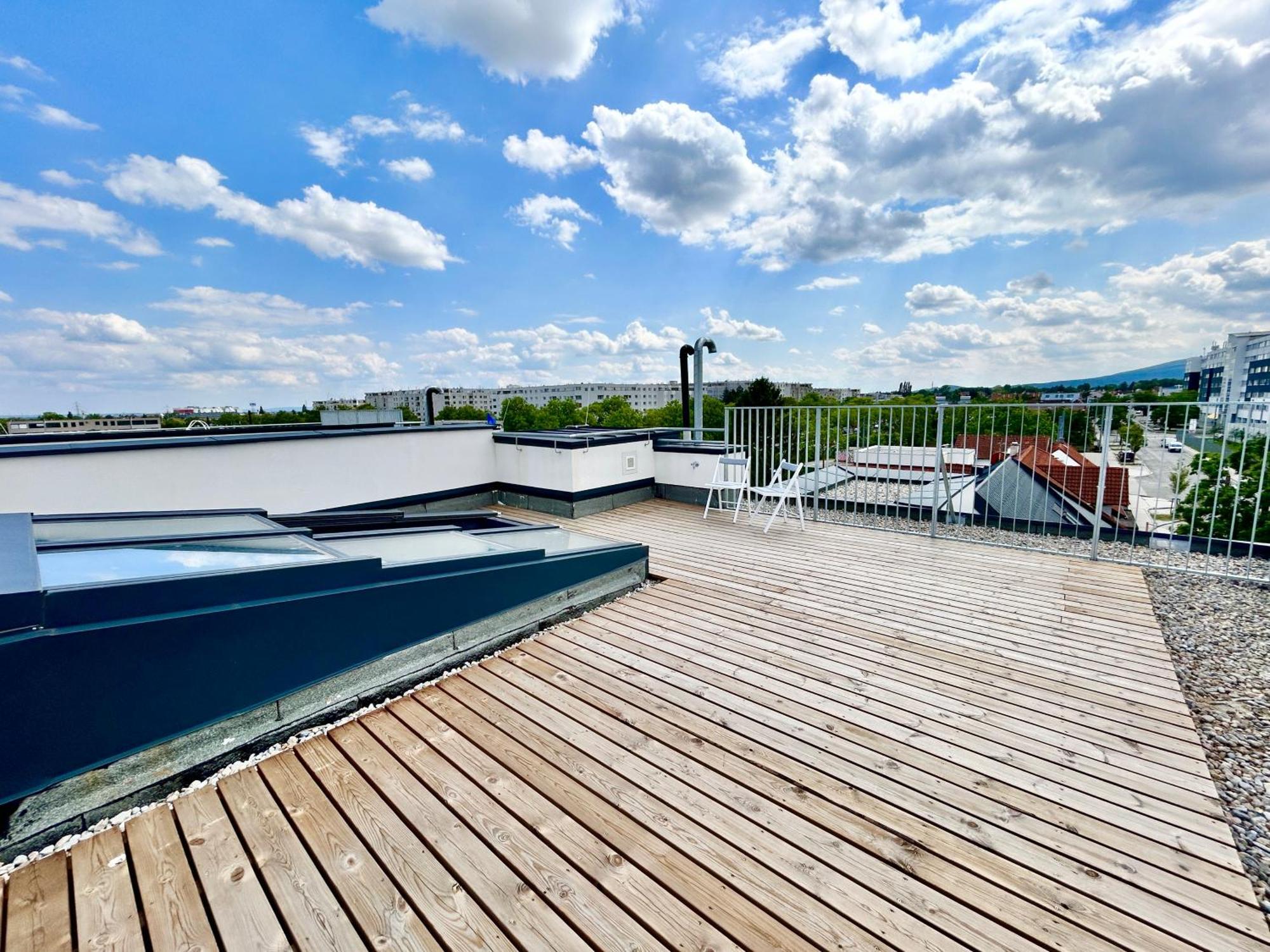 Modern Apartment With Balcony & Free Parking - Nearby Metro Вена Экстерьер фото